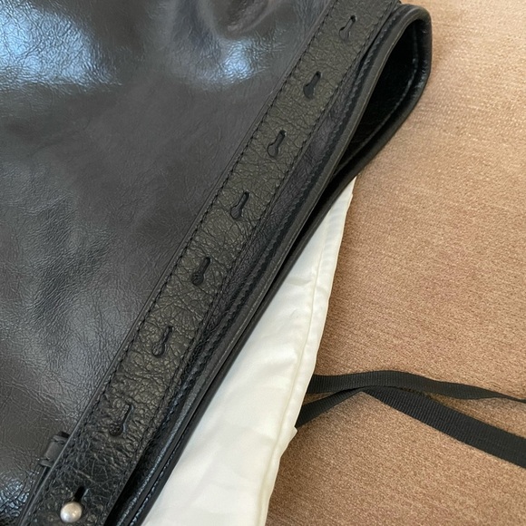 GUCCI BUCKET SHOULDER PURSE - Picture 7 of 16